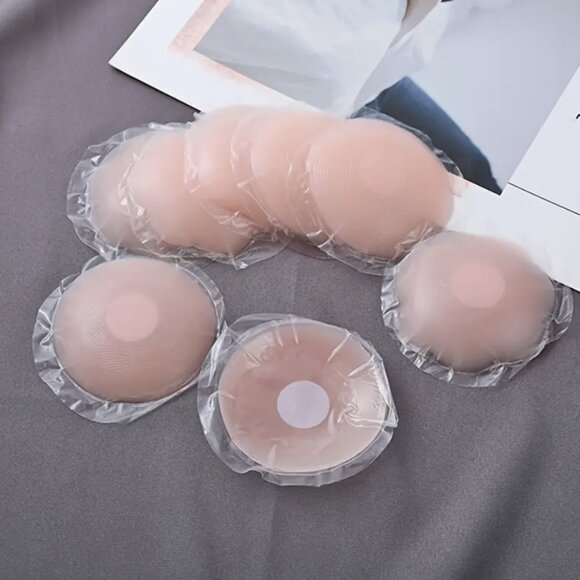 Small Reusable Seamless Invisible Breast Petals Self-Adhesive Nipple Covers - Picture 1 of 5